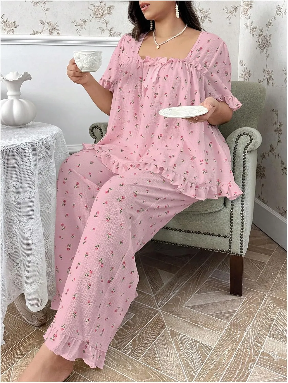 OYOANGLE Women's Plus Size Pajama Set Floral Short Sleeve Sleepwear Ruffle Pants 2 Piece Pjs Lounge Set